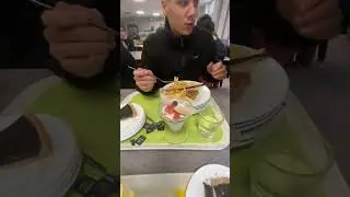 Il est pas fâché avec la gamelle 😂 