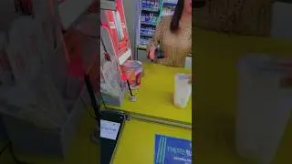 Cewek korea cantik banget di minimarket korea 