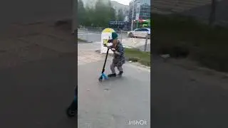сатана на самокате от Османа #россия #дети #сатана #азербайджан #музыка #funny