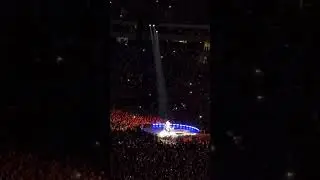 Huiduieli la concertul Coldplay de pe Arena Naţională. Un manelist a cântat in mijlocul concertului