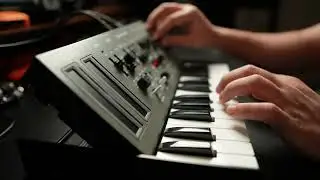 One synth challenge - Roland SH01a