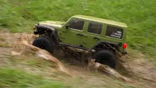 Axial SCX6 RC Rock Crawler Mud Bogging & Offroad Crawling 4K