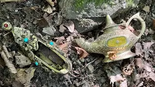 Amazing treasure hidden under the rocks!!!