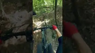 Jump the stream / Mountain bike 😮😲