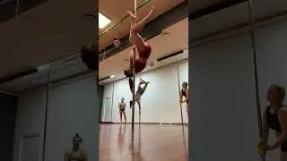 Pole sport - месяц прогулов , но ничего тело все помнит #пилон #poledance #polesport #акробатика