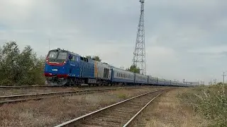ТЭП33А-0039 с поездом Семей-Астана