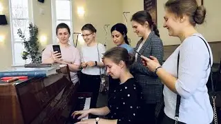 Спас народився від Діви Марії | Красивое пение сестер