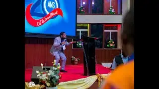 Fr Emmanuel Musongo dans compilation il fera a l’église laborne Matadi célébration 20ans