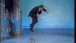 ✅Frank Olivier [Comedy Juggler] -1988-