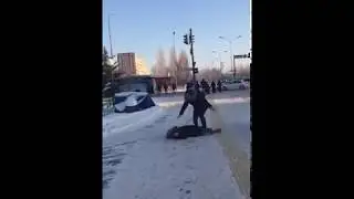 Смех от души !  Упали девочки , было весело !