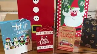 Review 24 Christmas Gift Bags with 60 Gift Tags