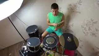 Возможно ли играть на живых барабанах в квартире