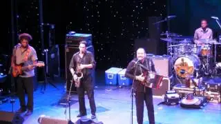 Terrance SImien 29Oct2015 LRBC#25 04 "Sold on Love/3 Little Birds"