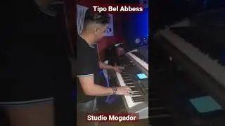 Tipo Bel Abbess Sur Studio Mogador
