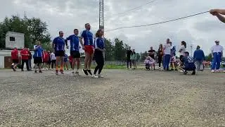 Одно из испытаний спартакиады - прыжки на длинной скакалке/ www.serovglobus.ru