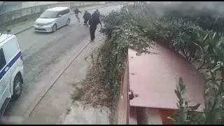 ​​Закладчик смысля в сливной канал!