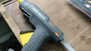 Как кореш купил клеевой пистолет на 500 Ватт фирмы Master Tool . Замер мощности.