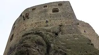 VALEČOV -  skalní hrad