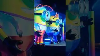 Rate this minion's dance #minions #despicableme #universalstudiosjapan #shorts