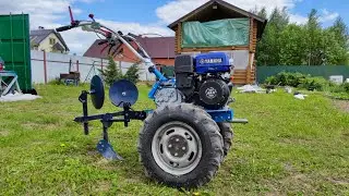 Reversible hiller with furrower for planting potatoes with a walk-behind tractor