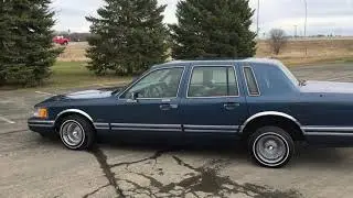 Christian's 1993 Lincoln Town Car on Hydraulics
