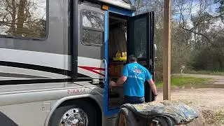 Country Coach entry door repair..The BAD great door design @Motorhomesoftexas @briansrvvideos