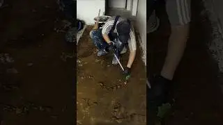 Снимаю остатки линолеума #ремонт