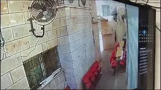 פורץ לבתי כנסת בבאר שבע ונמלט עם קופות צדקה. קרדיט - צילום פרטי