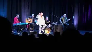 2024.10.11 Chocolate Starfish perform ‘into the fire’