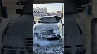 Долго же он стоял в гараже.Спустя четыре года снова увидел свет.Старый друг! Mercedes Benz w124 e220
