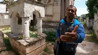 Encontramos una de las tumbas más antiguas del Cementerio General