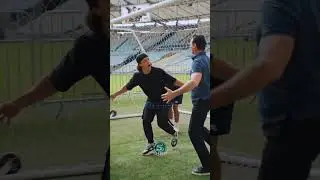 Ryan Reynolds e Hugh Jackman Batendo Pênaltis no Maracanã