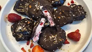 Healthy Dessert : Chocolate Covered strawberry yogurt bites  | Frozen Strawberry Yogurt clusters 🍫🍓