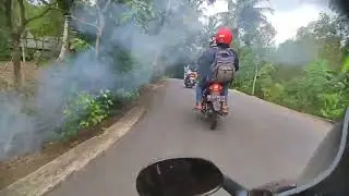 DI JALAN ATAS PANTAI  MUNJUNGAN TRENGGALEK