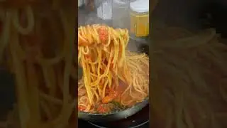 SPAGHETTI, CHERRY TOMATOES AND MOZZARELLA 