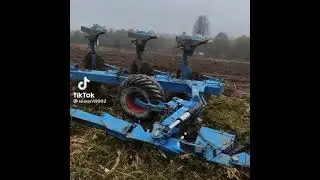 Отцепились плуги в поле