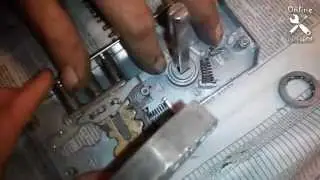 Ремонт защелки дверного замка.