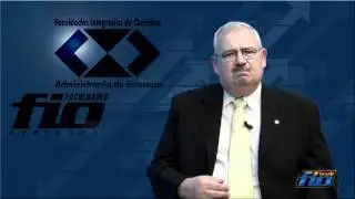 O Coordenador  de administração Prof. Valdeir R. Vidrik