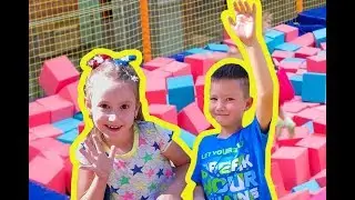 Влог Дети гуляют в Развлекательном Центре. Веселые Лабиринты