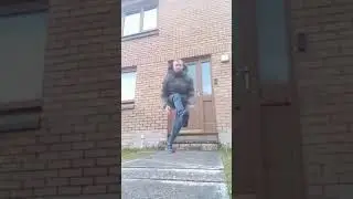 хелоу мир манера крутит мир