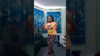 I do chicken wing dance from fortnite😱😨😰