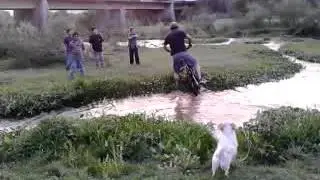 otra forma incorrecta de andar en bici