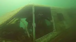 Scuba on a submerged plane