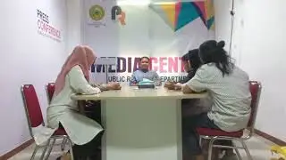 tuga wawancara opini publik|teori komunikasih politik