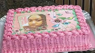 Cake with photo, tip on how to place it.
