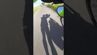 Sonnenblendung beim Motorradfahren