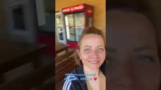 Гостеприимные Адыги Каменномостский кафе BELLA шеф-повар угощает меня десертом