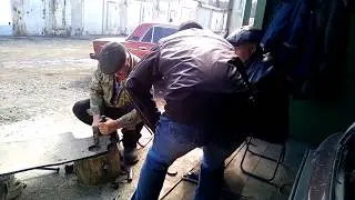 Самоделкин вырубает прокладку