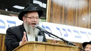 R' Yisroel Noach Vogel: Simchas Torah By The Rebbe | ר' ישראל נח וואגעל: שמחת תורה ביים רבי'ן