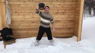 Как жонглировать гирями